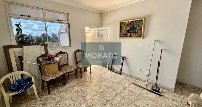 Cobertura com 3 quartos sendo 1 suíte com 2 vagas de garagem no bairro santa rosa.