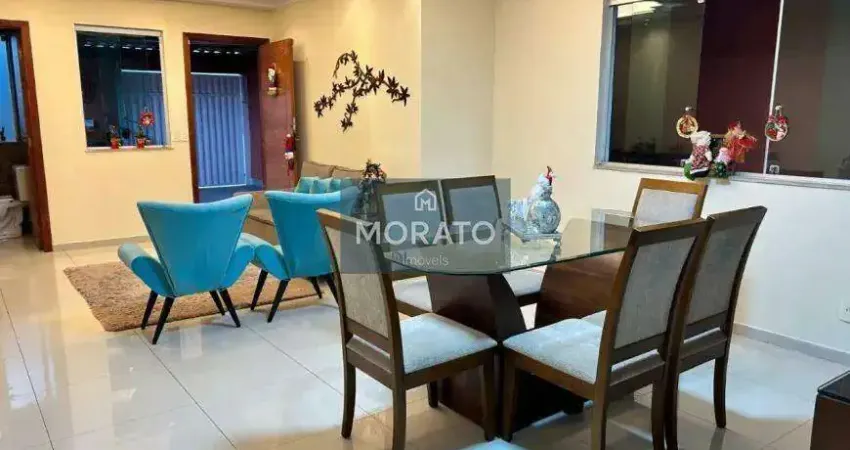 Casa geminada individual com 3 quartos sendo 1 suíte com 3 vagas de garagem no bairro cabral .