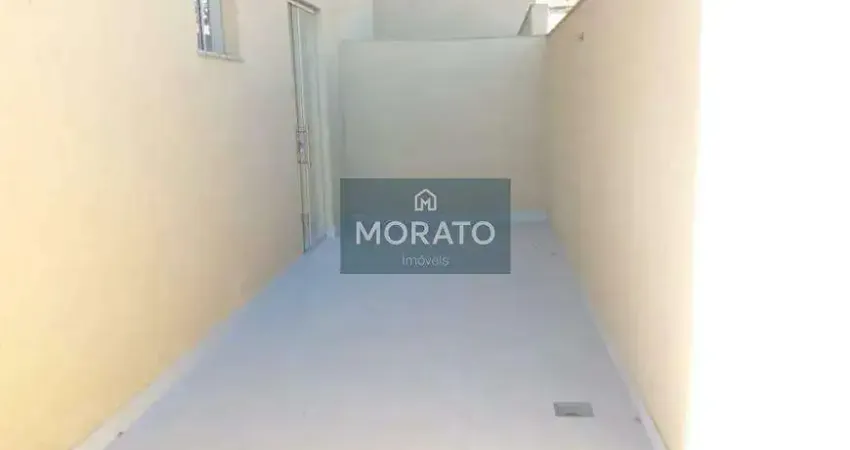 Área privativa com 2 quartos sendo 1 suíte com 2 vagas de garagem