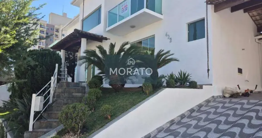 Casa com 3 quartos sendo 3 suítes com 4 vagas de garagem no condomínio fazenda da serra.