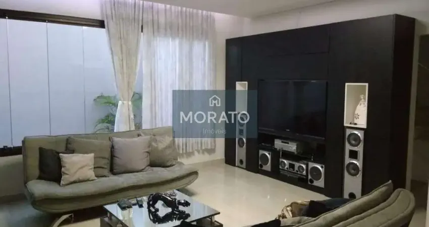 Casa com 4 quartos sendo 2 suítes com 4 vagas de garagem no bairro castelo.