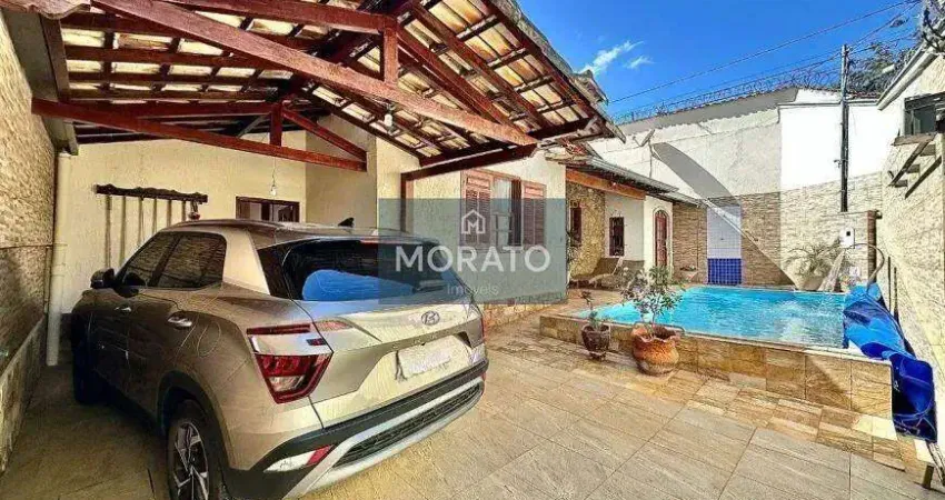 Casa com 4 quartos sendo 2 suítes com 2 vagas de garagem no bairro itapoã