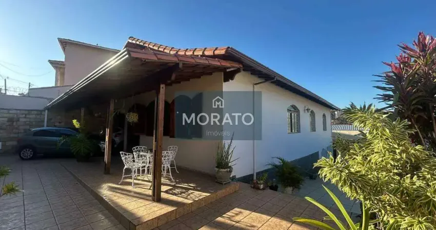 Casa a venda com 6 quartos, 4 banheiros e 4 vagas no bairro alípio de melo