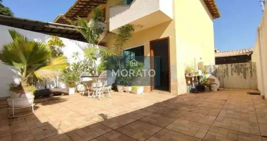 Casa com 2 quartos sendo 1 com varanda e 2 vagas à venda no bairro santa amélia .