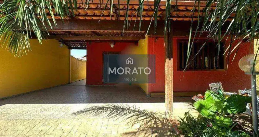 Casa com 4 quartos sendo 1 suíte com 4 vagas no Bairro Alvorada.