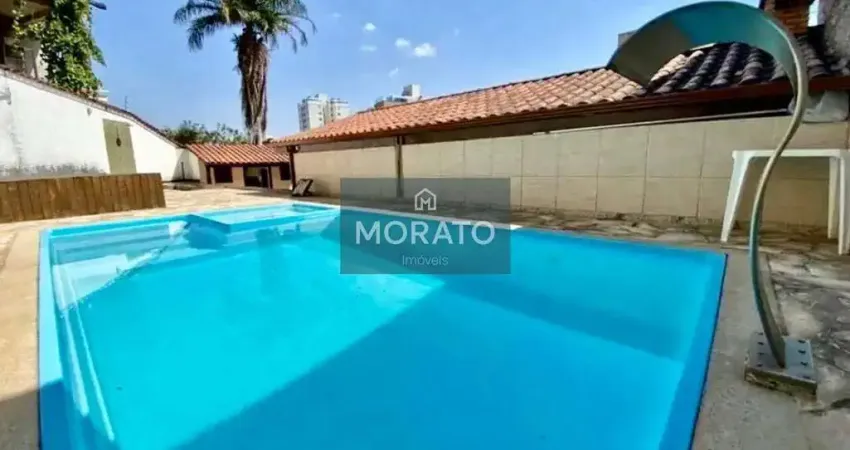 Casa reformada com 4 quartos send 1 suíte com 6 vagas de garagem no bairro ouro preto.