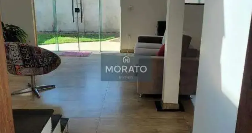 Casa com 4 quartos sendo um suíte com 2 vagas de garagem no bairro europa.