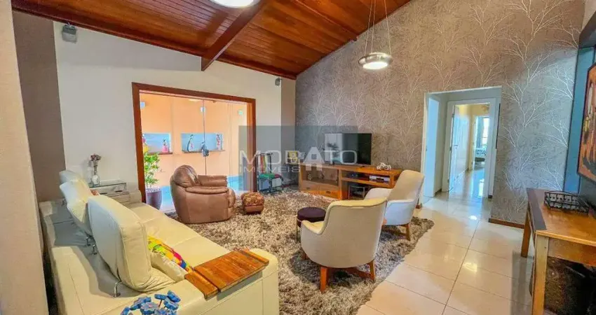 Casa com 4 quartos 2 suítes 4 vagas de garagem no condomínio fazenda da serra!