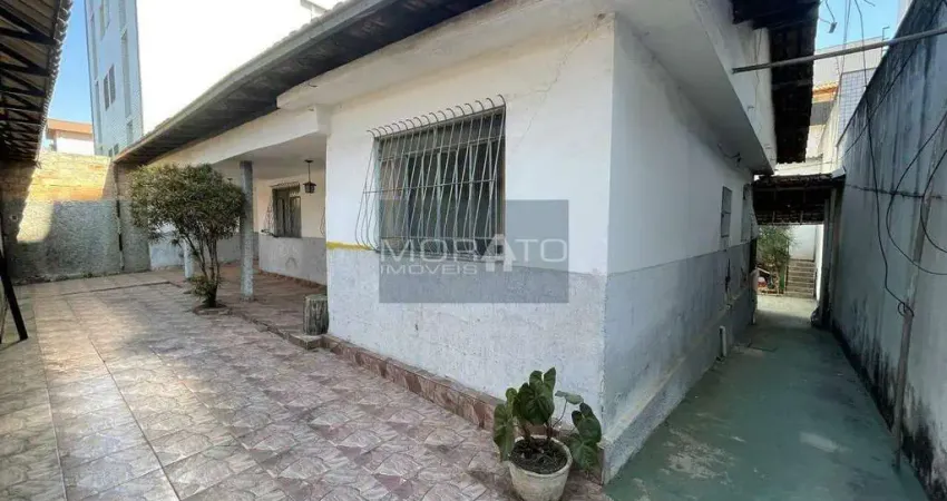 Casa com piscina 03 quartos, 01 suíte, 05 vagas. eldorado- contagem.