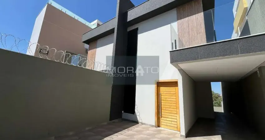 Casa geminada com 3 quartos sendo 2 suítes e 4 vagas a venda no bairro planalto.