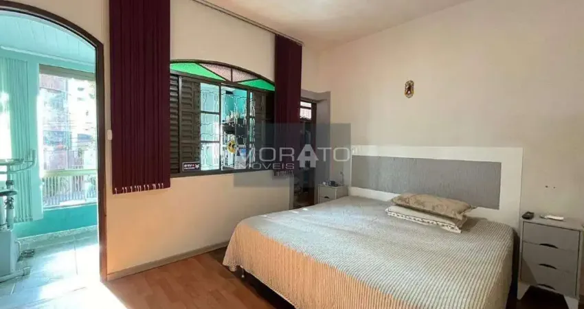 Casa geminada independente de 3 quartos no bairro liberdade