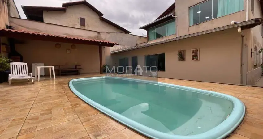 Casa com 5 quartos à venda na Rua Quaresmeira, --, Arvoredo, Contagem