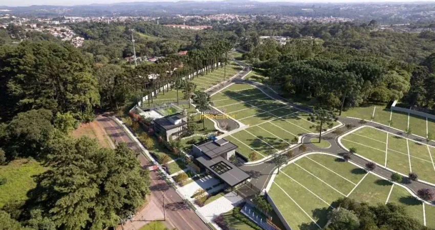 Terreno à venda na Rua Theodoro Makiolka, 2596, Santa Cândida, Curitiba