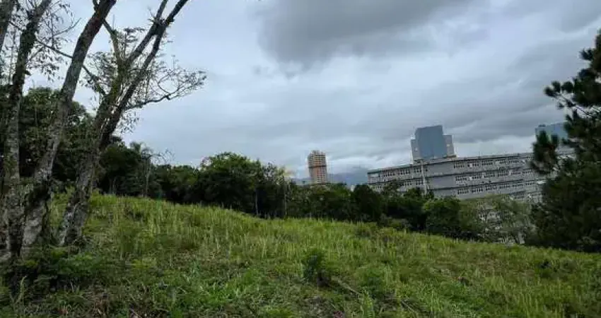 Terreno à venda na Rua Sergipe, Estados, Balneário Camboriú