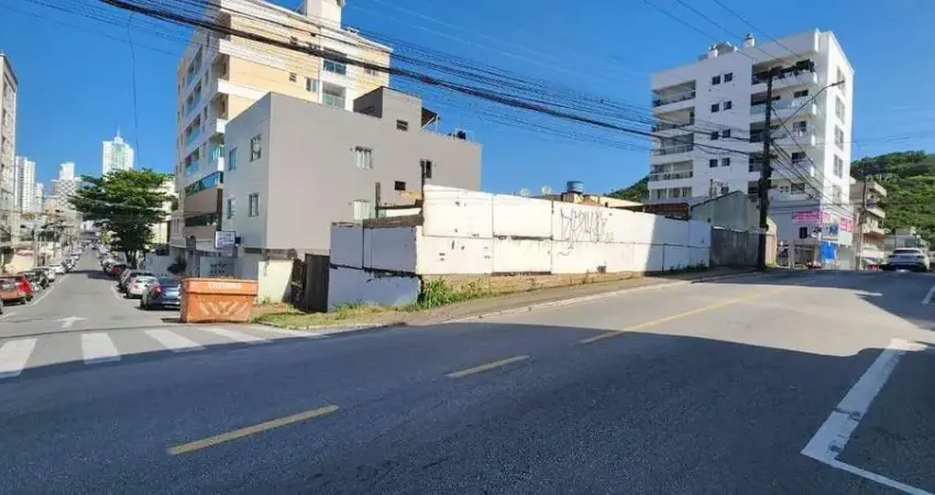 Terreno à venda na Avenida Palestina, Nações, Balneário Camboriú