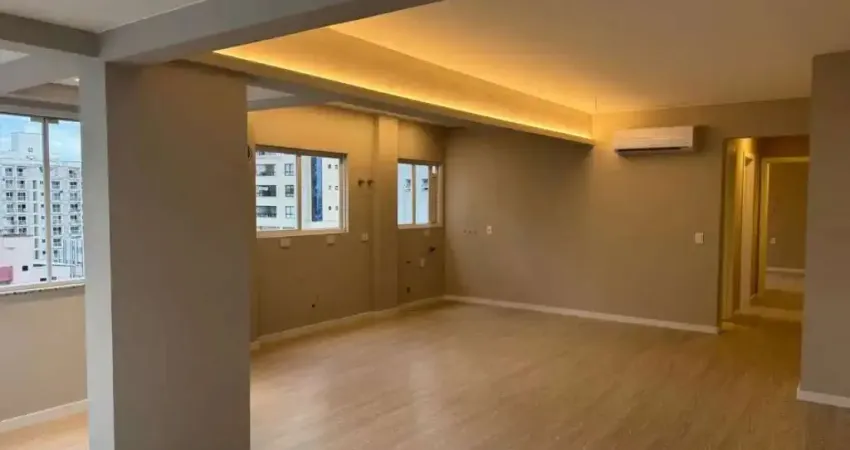 Apartamento reformado à venda, próximo av central, 2 dormitórios com 1 suite, centro, balneário camboriú, sc