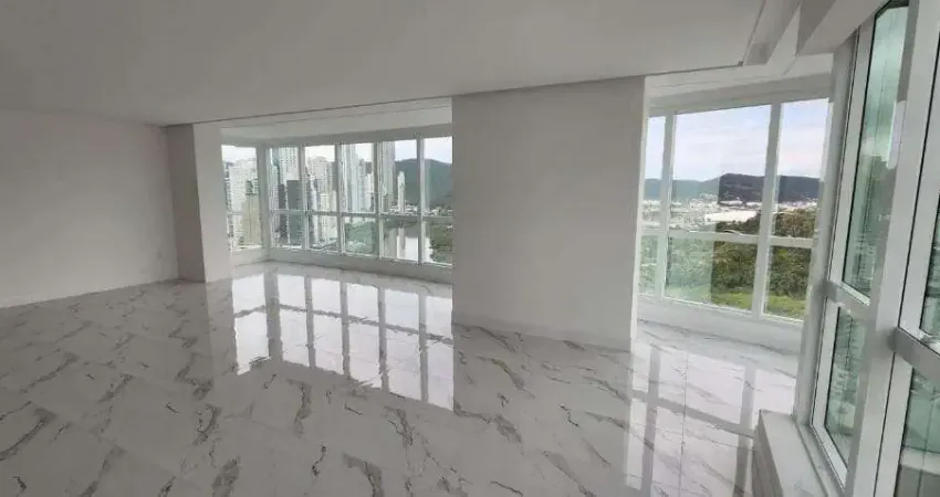 Apartamento de alto padrão em rua reta mar com 03 suítes, à venda!