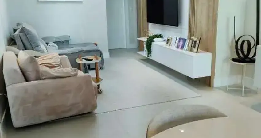 Apartamento de alto padrão com 03 suítes em meia praia à venda!