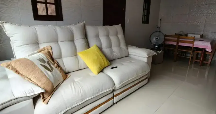 Imovel amplo bem arejado!  com espaço de lazer no fundo. todo reformado.