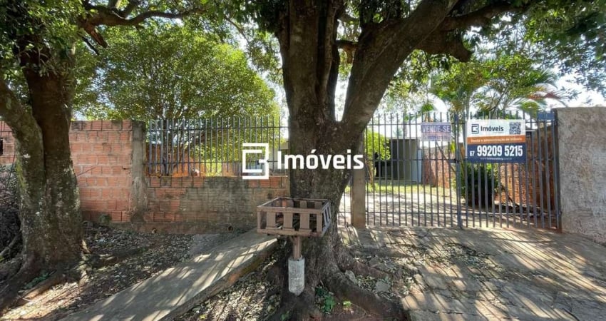 Casa com terreno amplo na Vila Margarida