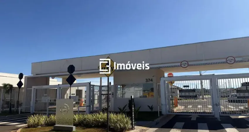 Locação - casa de 03 quartos c suíte no condomínio bosque dos ipes no novos esta