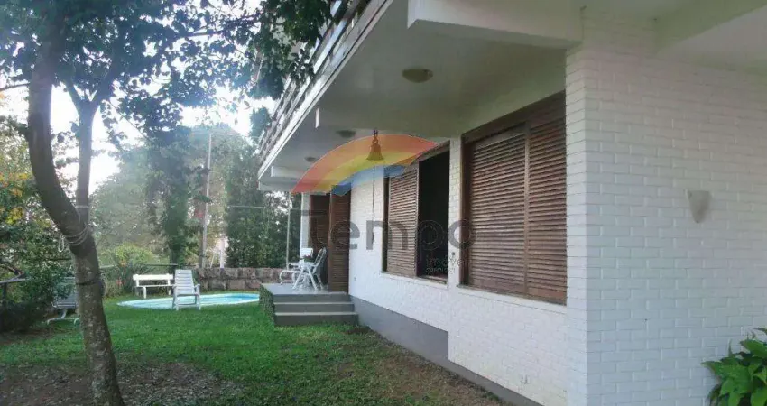 Casa Residencial de 6 quartos no bairro Jardim Mauá