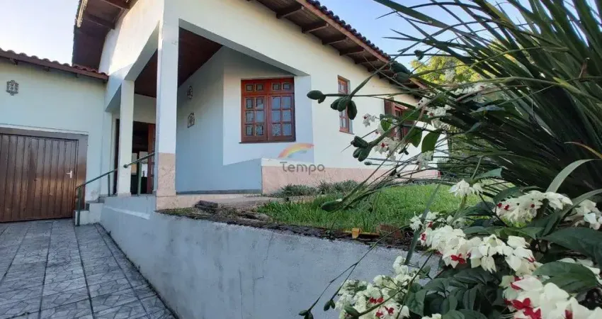 Casa com três dormitórios, sendo 1 suíte, no Bairro Ideal em Novo Hamburgo.