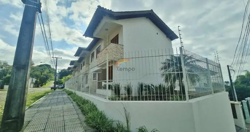 Casa em condomínio com 3 dormitórios sendo 1 suíte, localizada no Bairro Boa Vista de Novo Hamburgo