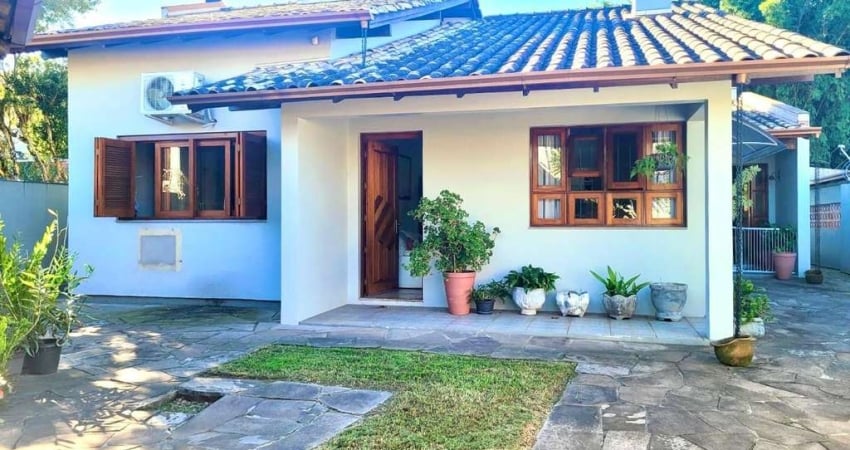 Casa Residencial de 3 quartos no bairro São Jorge