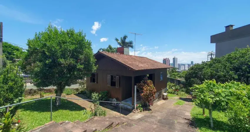 Amplo terreno de esquina com chalé - bairro boa vista em novo hamburgo.