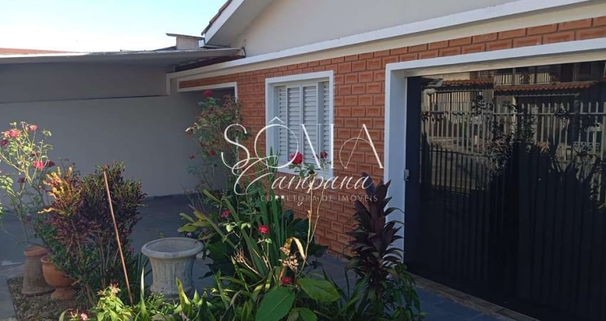 Casa à venda em Valinhos com edícula, quintal e ótima localização