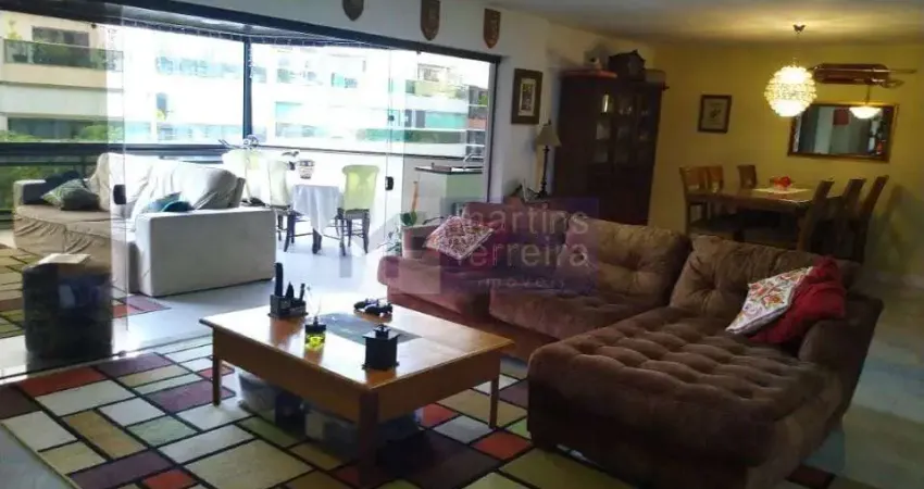 Apartamento à venda no bairro Recreio dos Bandeirantes 4 Quartos, 2 Suítes, 3 Vagas, 210M².