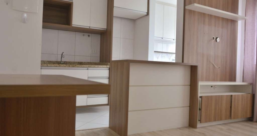 EXCELENTE APARTAMENTO MOBILIADO EM ÓTIMA LOCALIZAÇÃO.