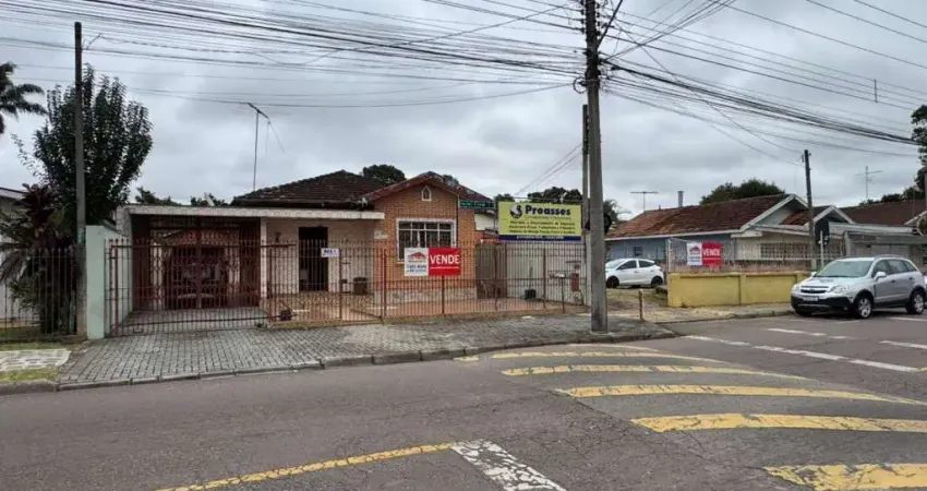 OPORTUNIDADE! RESIDÊNCIA DE FRENTE PARA AV. CARLOS DIETSCH EM LOCALIZAÇÃO NOBRE!!!