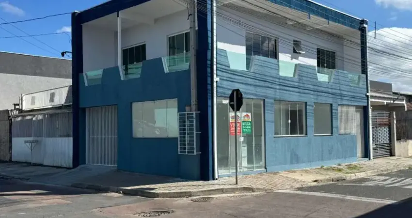 Excelente sobrado de esquina com parte térrea comercial!!!