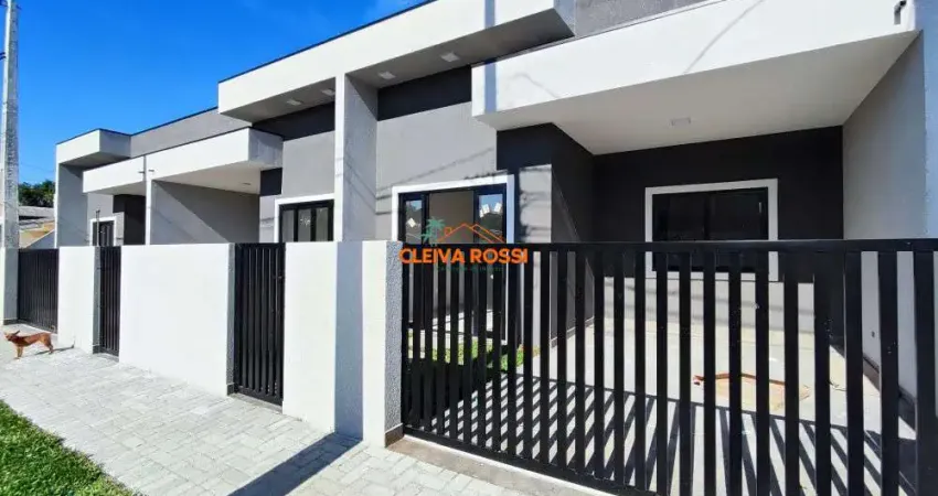 Casa á Venda Com suíte e Piscina Matinhos