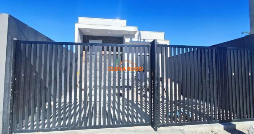 Casa á venda com Piscina e Suíte Matinhos