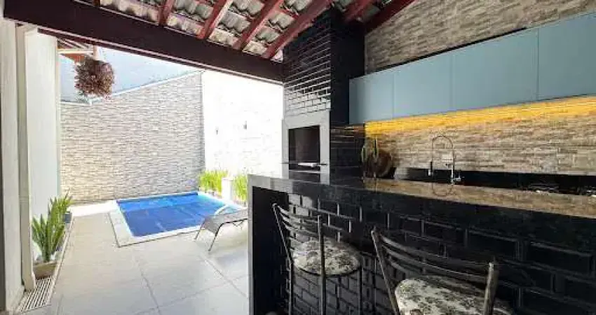 Casa  à venda, Jardim Altos do Klavin com Piscina, R$ 750.000,00