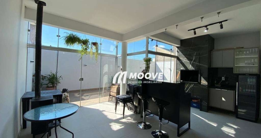 Sobrado com 3 dormitórios à venda, 179 m² por R$ 1.200.000,00 - Vale do Sol - Cachoeirinha/RS