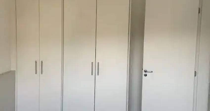 1 quarto de frente, sol e por do sol, semi mobiliado, junkers instalado, com garagem privativa, bem arejado