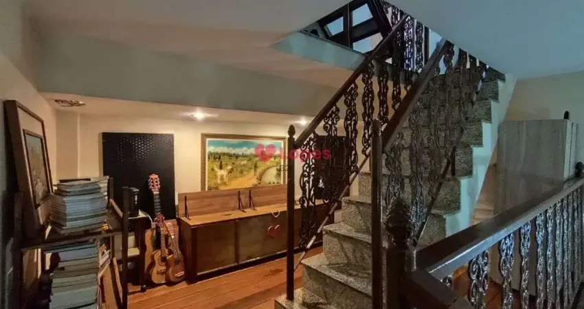 Lopes b2e vende casa triplex em vista ale.gre conforto e estilo.