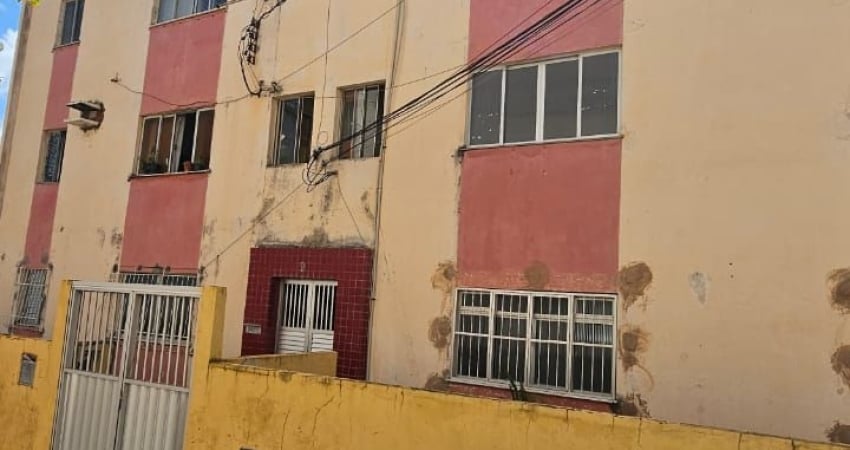 Apartamento com 02 quartos para venda no Imbuí, Salvador, Bahia.