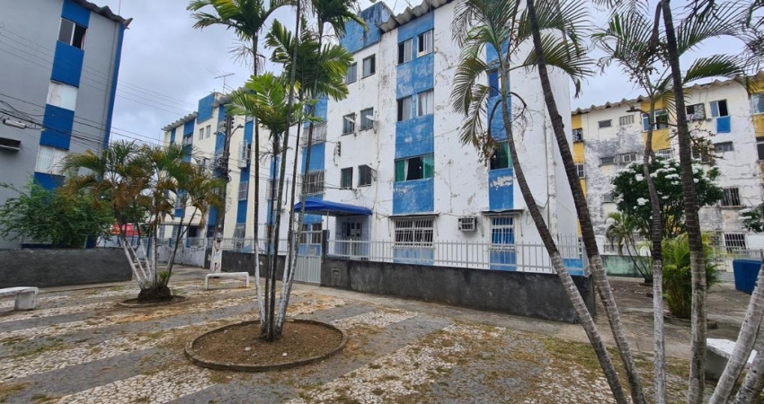 Apartamento com 02 quartos para venda no Imbuí, Salvador, Bahia.