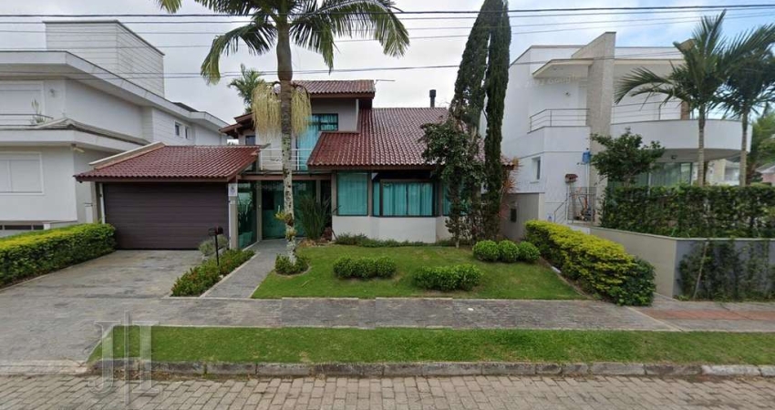 Casa a venda com acessibilidade em Jurerê Internacional