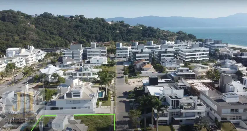 Terreno 600m2 a 150 metros do mar em Jurerê Internacional