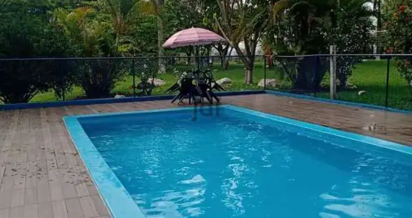 Sítio em Itu km 75 da Castelo Branco com 40.690m²são 3 casas, baias para cavalos, piscina churrasqueira toda preparada para lazer, oportunidade!