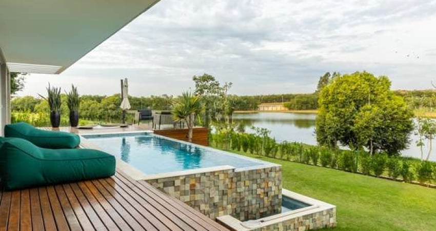 Casa Alto Padrão EXCLUSIVA, VISTA PERMANENTE PARA O LAGO!