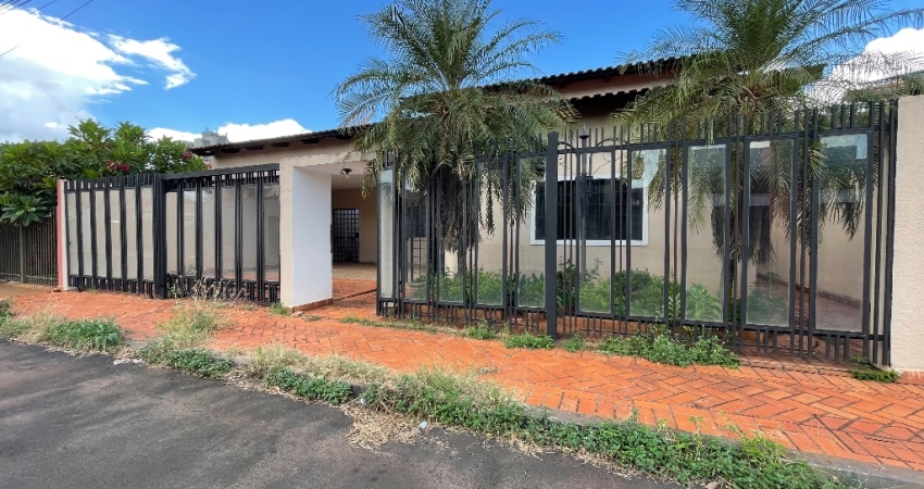 Casa ampla com 4 quartos a venda no Centro de Itumbiara