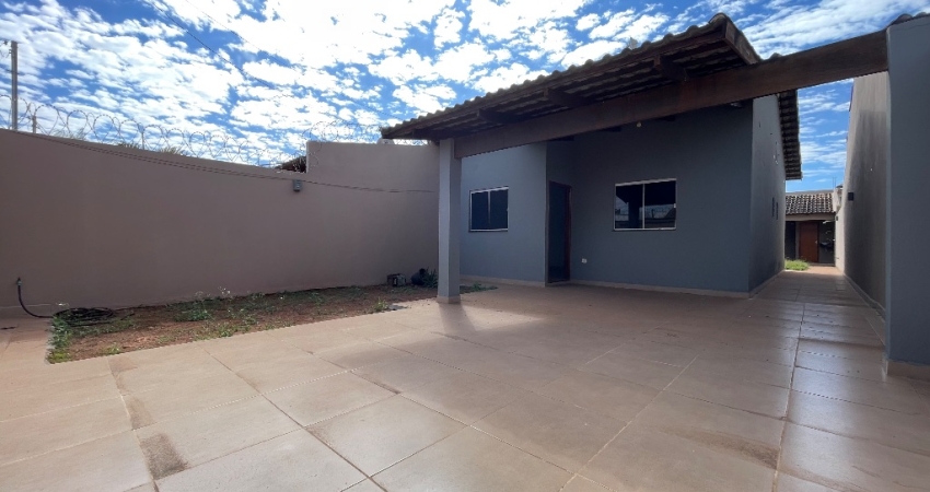 Casa 2 quartos a venda em amplo terreno Jardim Flamboyant