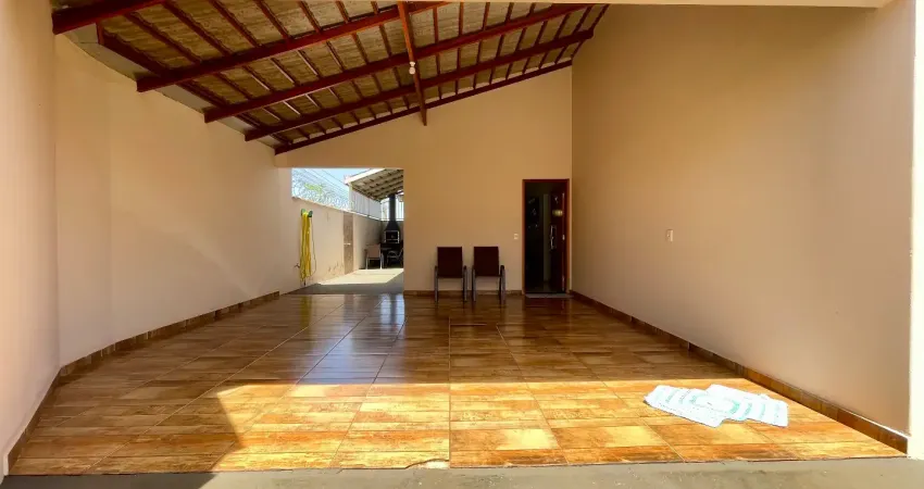 Casa 2 quartos, churrasqueira, energia solar em ótima localização do vila vitória